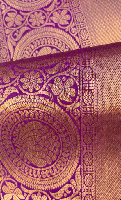 Thaamira Nilavu – Pure Kanchipuram Silk Saree